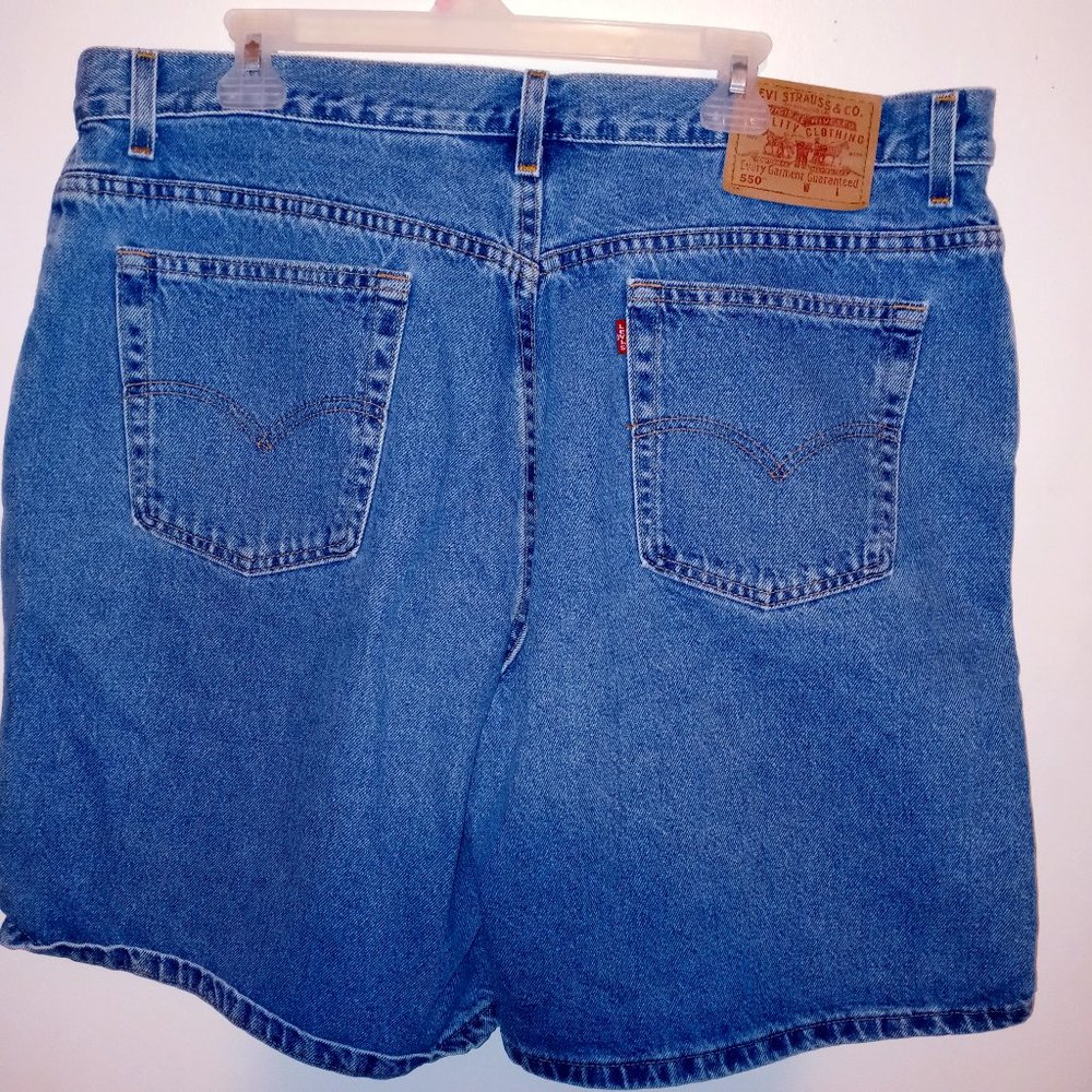 Vintage Levi's 550 relaxed fit shorts 22